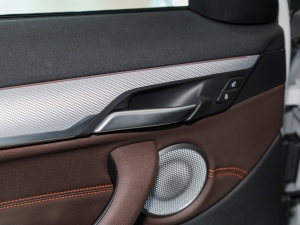 2021Ŀ xDrive25i ҹ п؅^