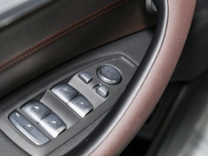 2021Ŀ xDrive25i ҹ п؅^