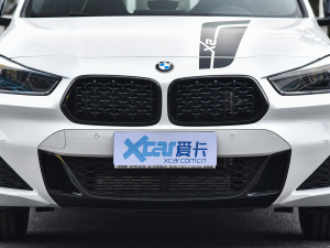 2021款改款 sDrive25i 曜夜版  中网