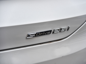 2021Ŀ sDrive25i ҹ  ^