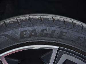 2021Ŀ sDrive25i ҹ  ^