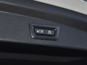 2021Ŀ sDrive25i ҹ  g