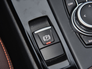 2021Ŀ sDrive25i ҹ  v܇Ƅ