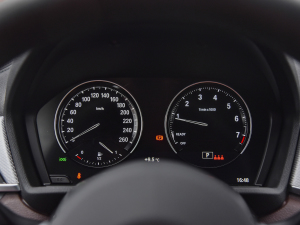 2021款改款 sDrive25i 曜夜版  仪表
