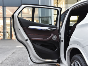 2021Ŀ sDrive25i ҹ  ܇T