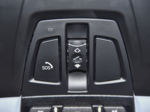 2021Ŀ sDrive25i ҹ  п؅^