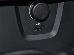 2021Ŀ sDrive25i ҹ  п؅^