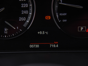 2021Ŀ sDrive25i ҹ  п؅^