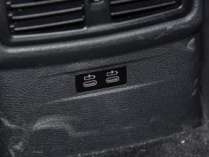 2021Ŀ sDrive25i ҹ  п؅^(q)