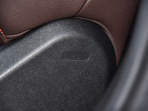 2021Ŀ sDrive25i ҹ  п؅^(q)