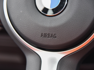 2021Ŀ sDrive25i ҹ  п؅^(q)