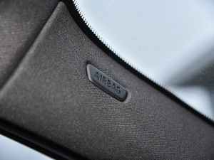 2021Ŀ sDrive25i ҹ  п؅^(q)