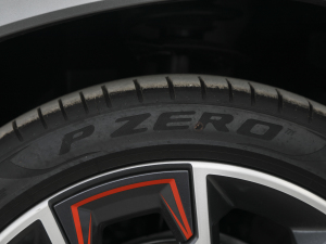 2021Ŀ sDrive25i hâ  ^