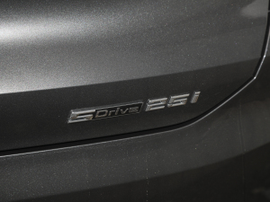 2021Ŀ sDrive25i hâ  ^