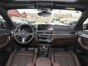 2021款改款 sDrive25i 锋芒版  内饰全景