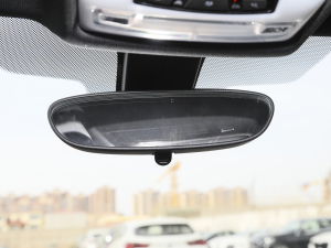 2021Ŀ sDrive25i hâ  ܇ȺҕR