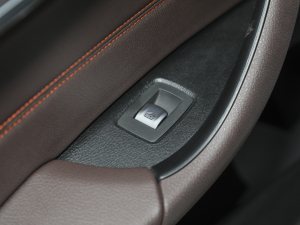 2021Ŀ sDrive25i hâ  ܇ƅ^