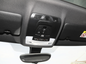 2021Ŀ sDrive25i hâ  п؅^