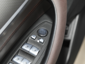 2021Ŀ sDrive25i hâ  п؅^