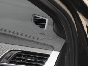 2021Ŀ sDrive25i hâ  п؅^