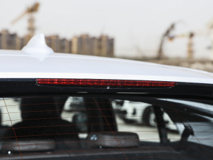 2021Ŀ sDrive25i MԽҰb ^