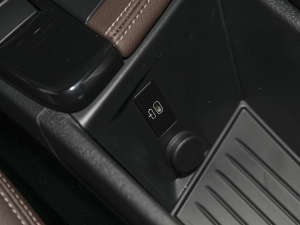 2021Ŀ sDrive25i MԽҰb g