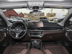2021款改款 sDrive25i M越野套装 内饰全景