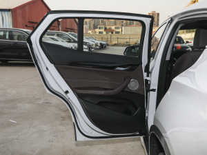 2021Ŀ sDrive25i MԽҰb ܇T