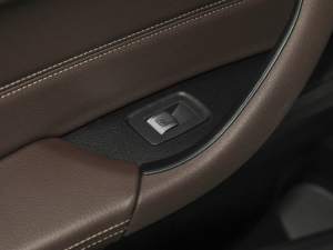 2021Ŀ sDrive25i MԽҰb ܇ƅ^