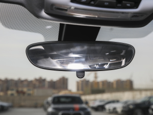 2021Ŀ sDrive25i MԽҰb ܇ȺҕR