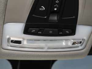 2021Ŀ sDrive25i MԽҰb п؅^