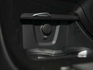 2021Ŀ sDrive25i MԽҰb п؅^