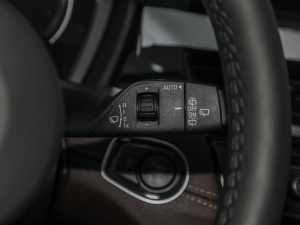 2021Ŀ sDrive25i MԽҰb п؅^