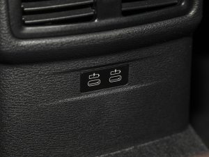 2021Ŀ sDrive25i MԽҰb п؅^