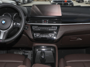 2021Ŀ sDrive25i MԽҰb п_