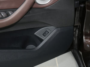 2021Ŀ sDrive25Li I g