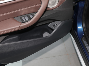 2021Ŀ xDrive25Li  g