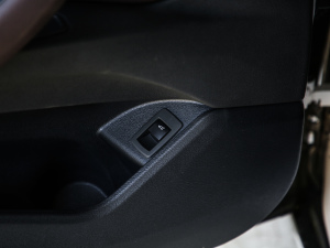 2021Ŀ sDrive20Li  g