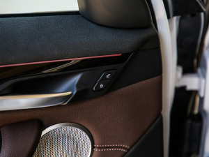 2021Ŀ sDrive20Li  g