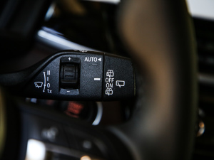 2021Ŀ sDrive20Li  п؅^