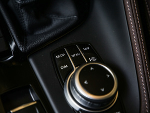 2021Ŀ sDrive20Li  п؅^