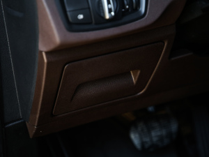 2021Ŀ sDrive20Li  п؅^