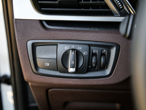 2021Ŀ sDrive20Li  п؅^