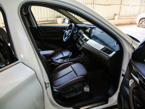 2021Ŀ sDrive20Li  п؅^