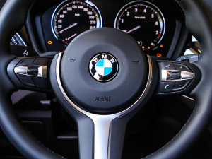 2021Ŀ sDrive20Li  п؅^