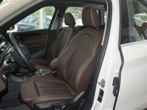 2021Ŀ sDrive20Li r {