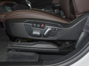 2021Ŀ sDrive20Li r {{