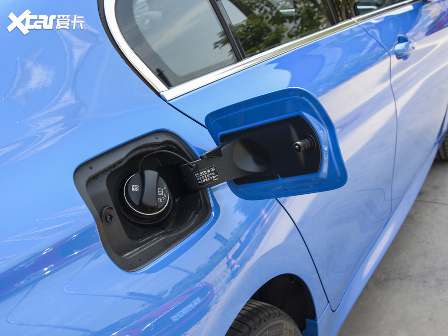 2021��R1ϵ 120i M�\�Ӱ�