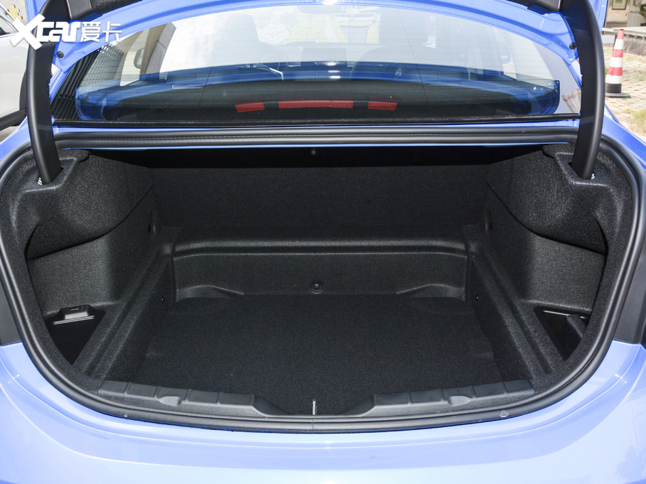 2021R1ϵ 120i M\Ӱ