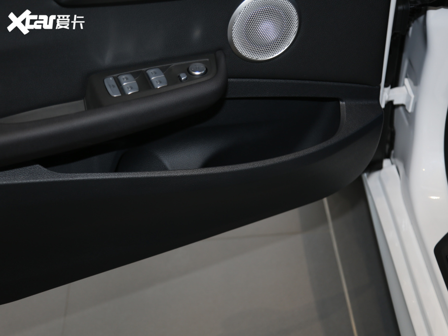 2021R1ϵ 120i M\Ӱ